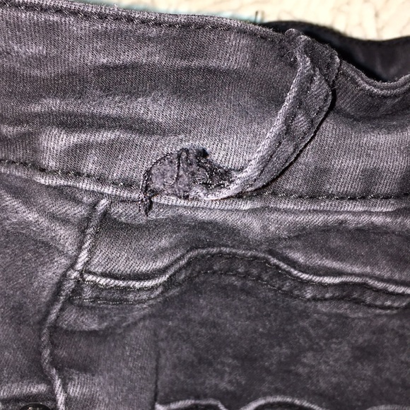 ✨3/20✨ Distressed black denim bermuda shorts - Picture 5 of 7